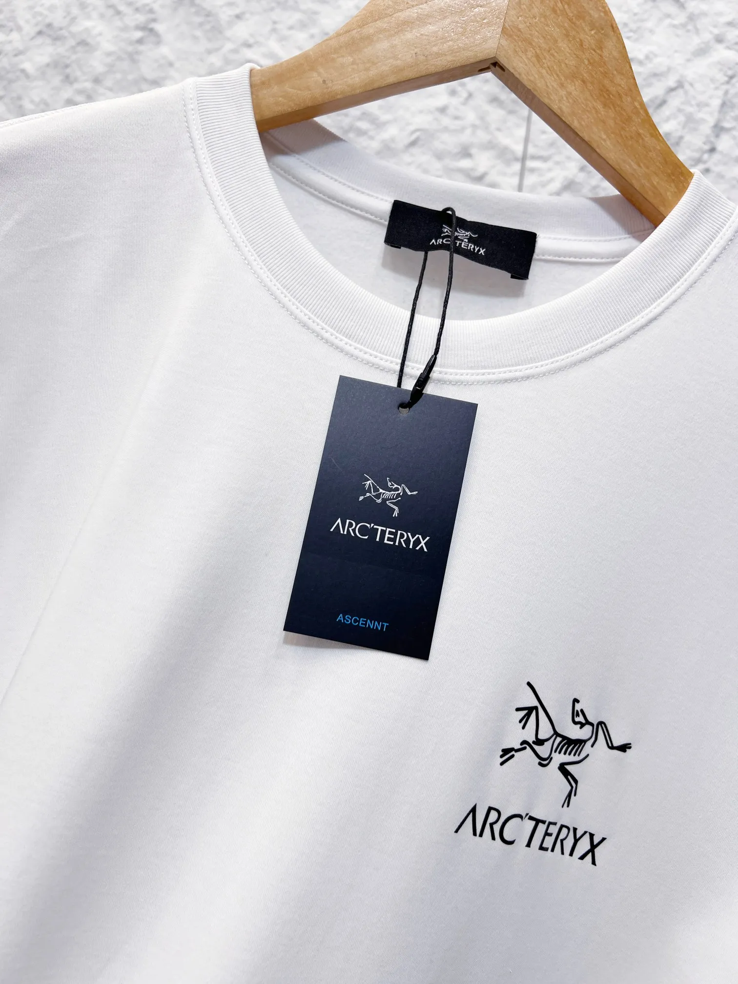 Arc'teryx （ In Stock ） T ， T ，； 。 ， ； 、 ， 。 ：Black White Sizes：S-2XL （ ）